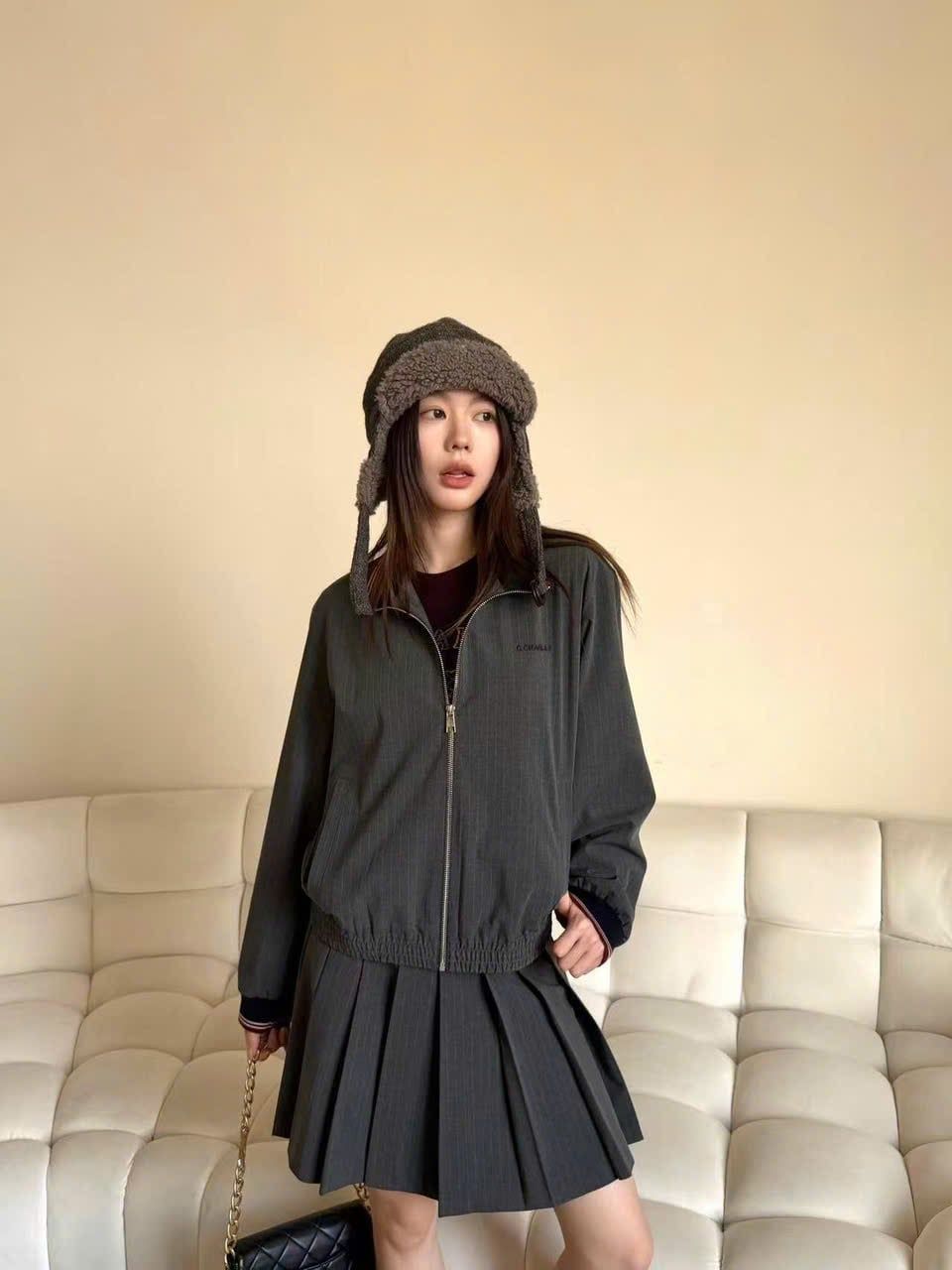  2.Chân váy ngắn xám kẻ chun đen(SET) 