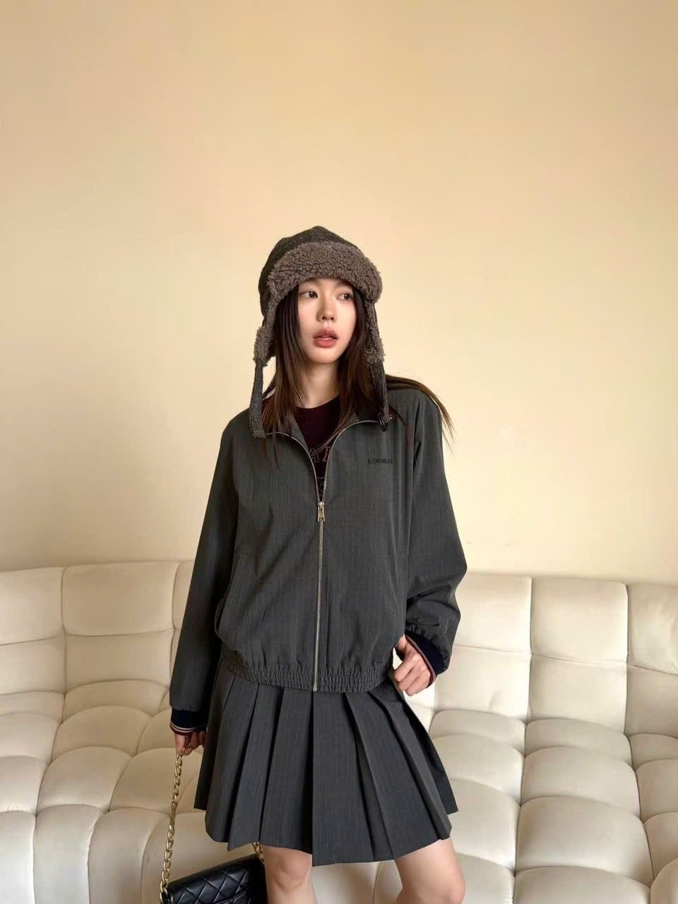  2.Chân váy ngắn xám kẻ chun đen(SET) 