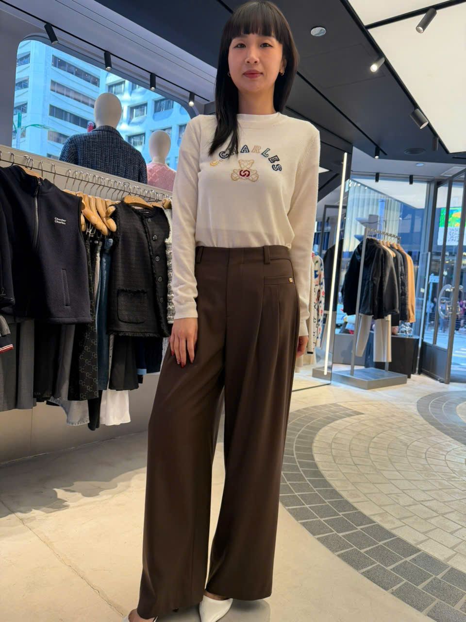  1.Quần vải dài nâu 