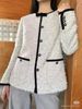  Áo tweed trắng dài viền đen 2 túi - đính nơ cổ 
