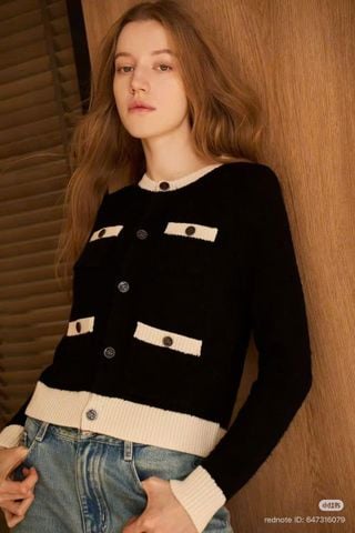  Áo CDG đen, 4 túi viền trắng 
