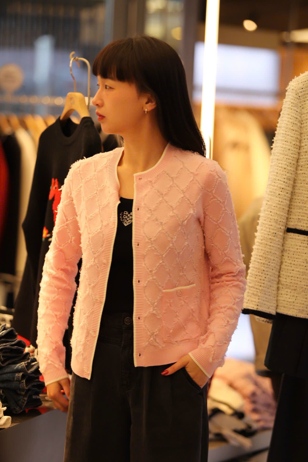  Áo CDG trám lông hồng pastel 