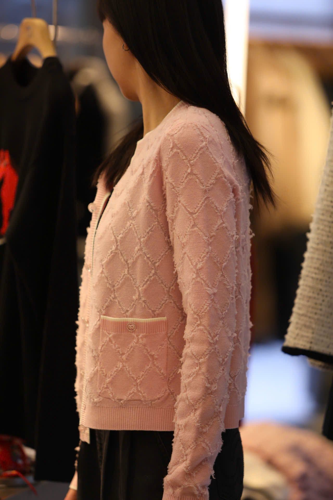  Áo CDG trám lông hồng pastel 