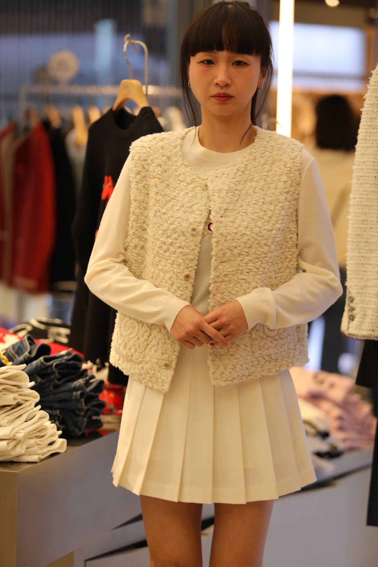  Áo Gile tweed Be kem-2 túi Logo 