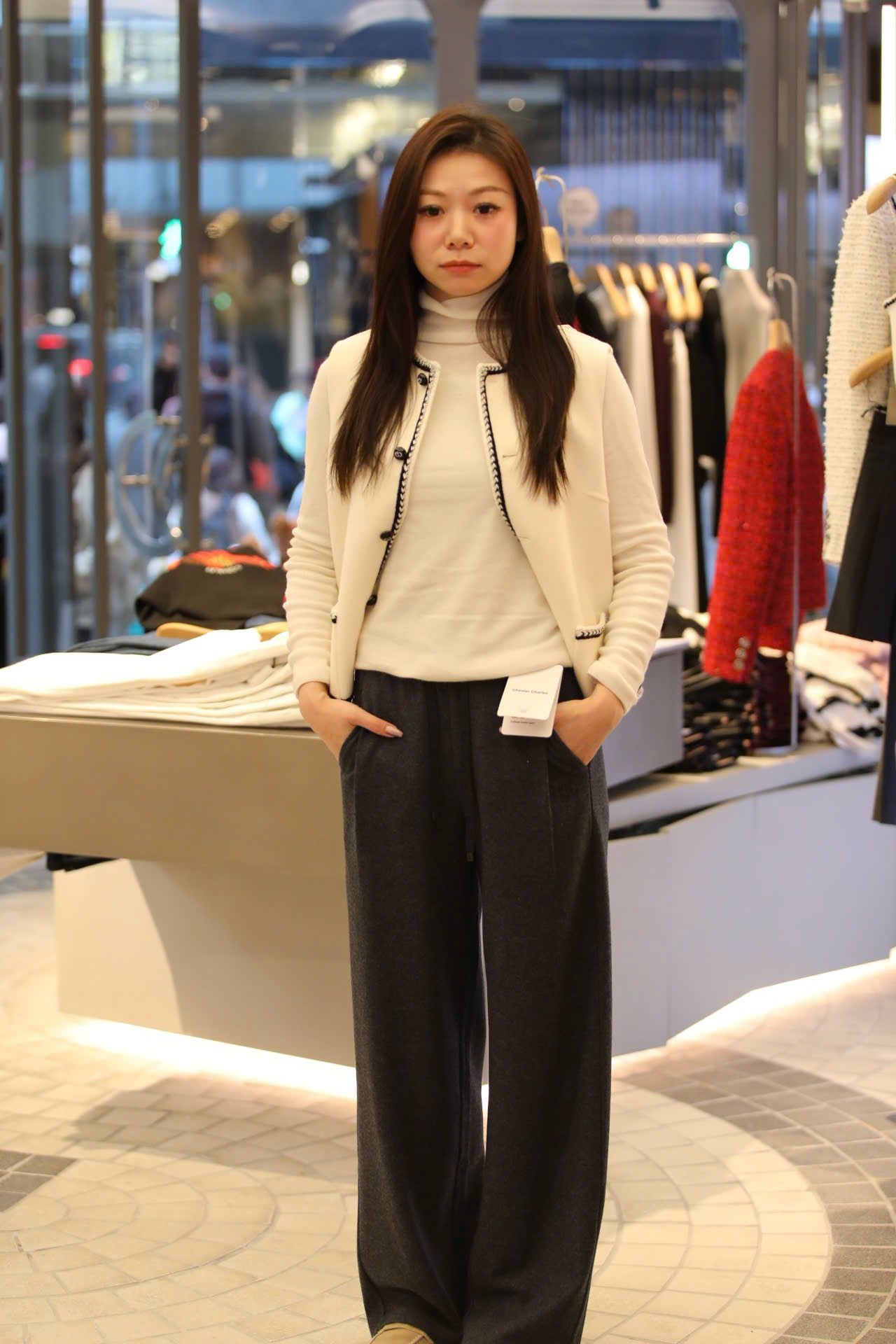  2.Áo ghile trắng - 2 túi viền đen 