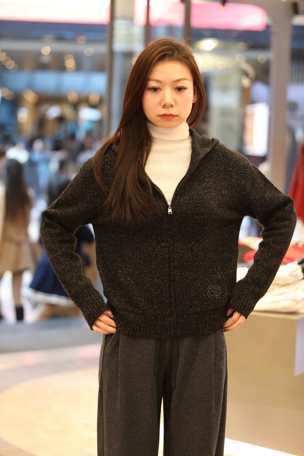  Áo khoác kéo khóa đen ánh kim,túi logo 