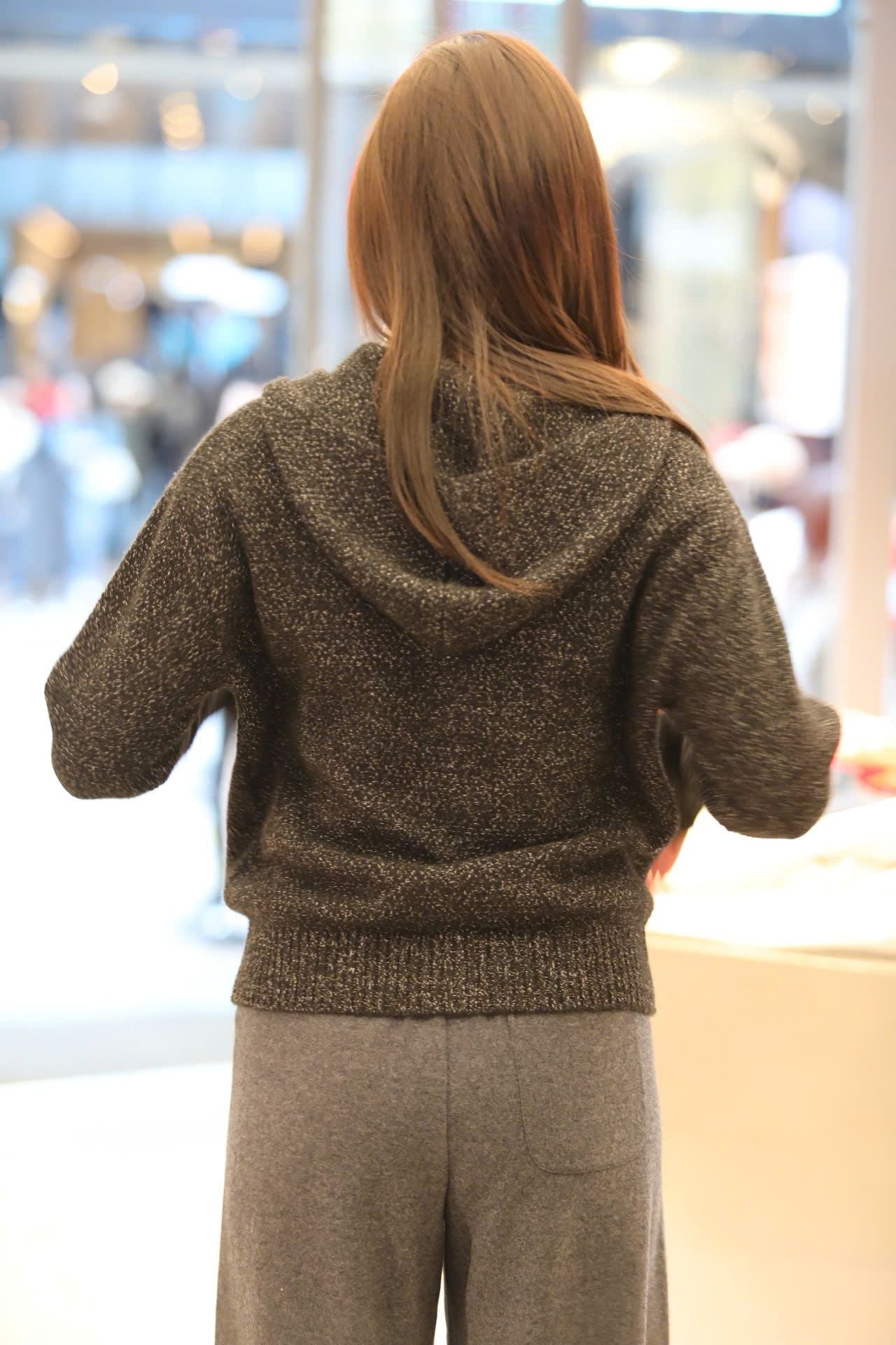  Áo khoác kéo khóa đen ánh kim,túi logo 