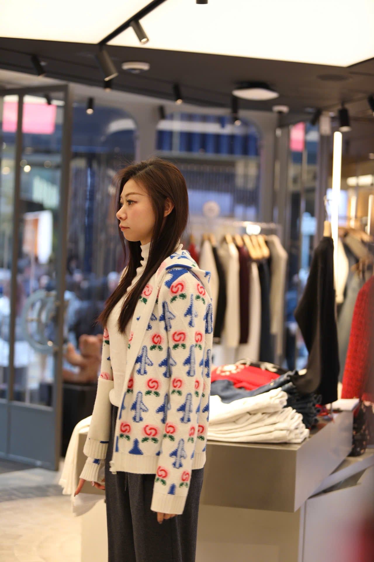  Áo khoác có mũ trắng kéo khóa họa tiết máy bay 