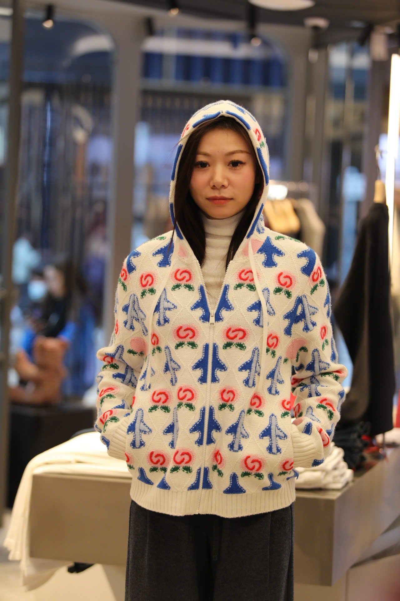  Áo khoác có mũ trắng kéo khóa họa tiết máy bay 