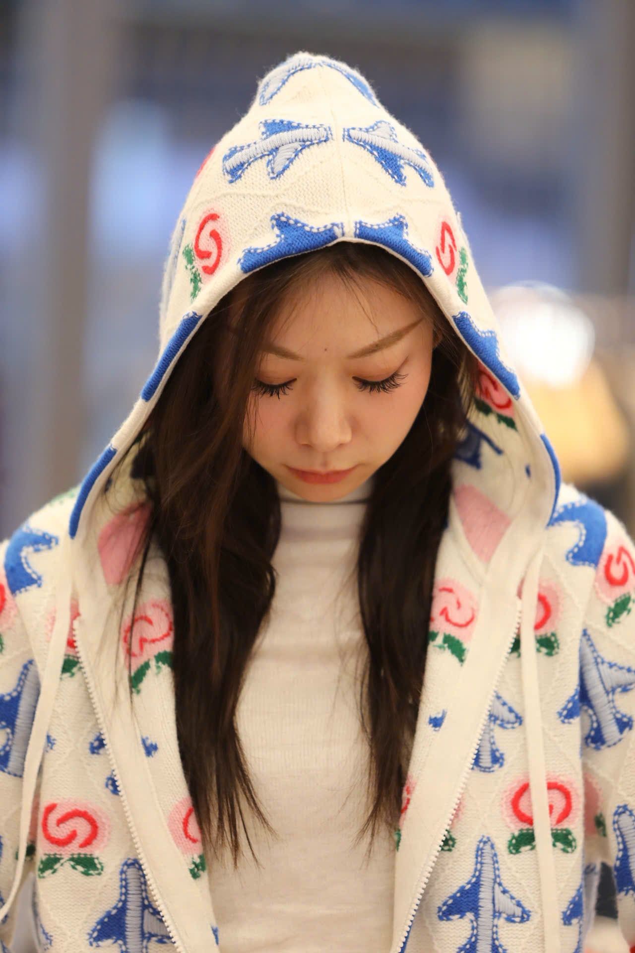  Áo khoác có mũ trắng kéo khóa họa tiết máy bay 