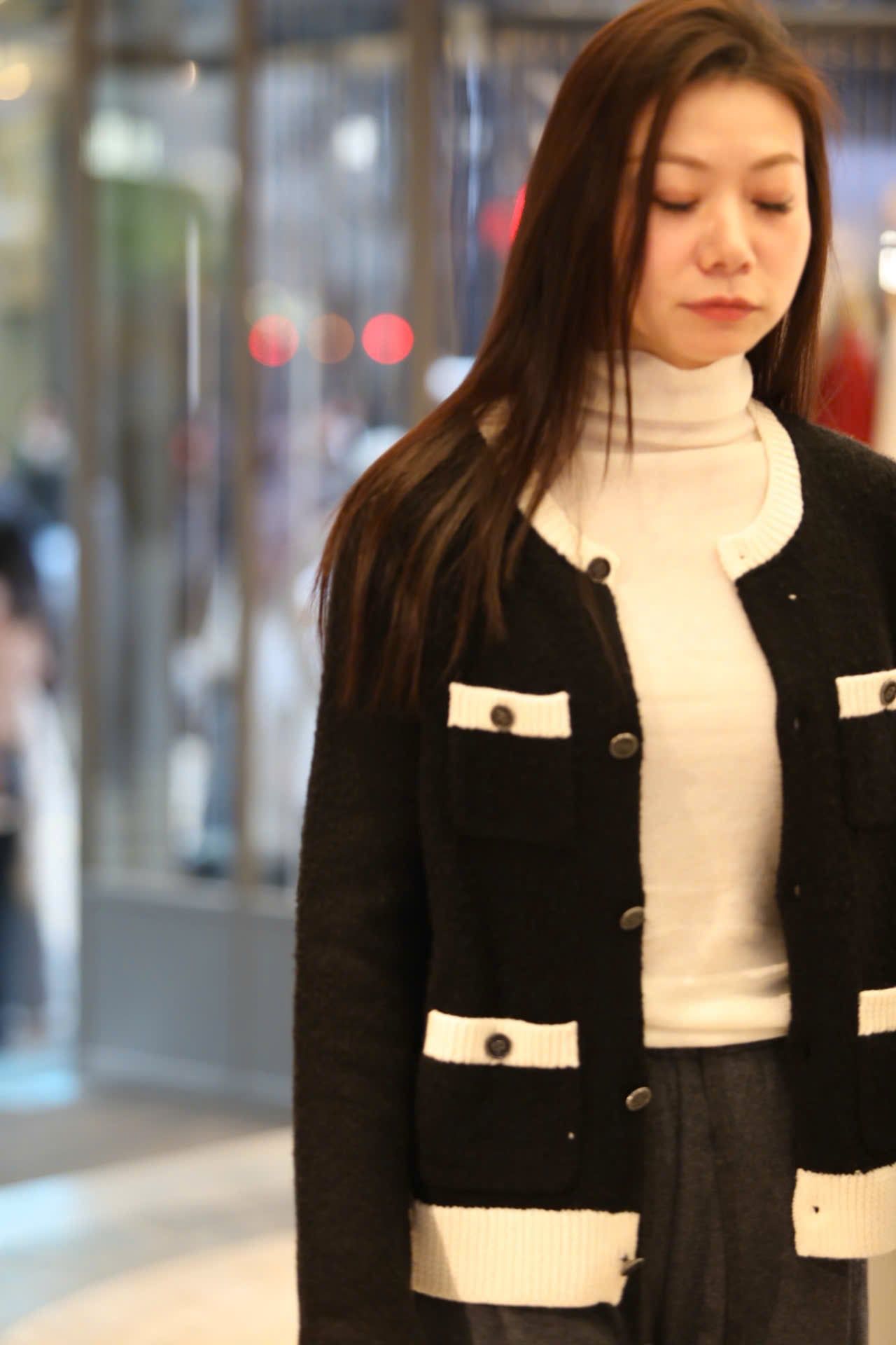  Áo CDG đen, 4 túi viền trắng 