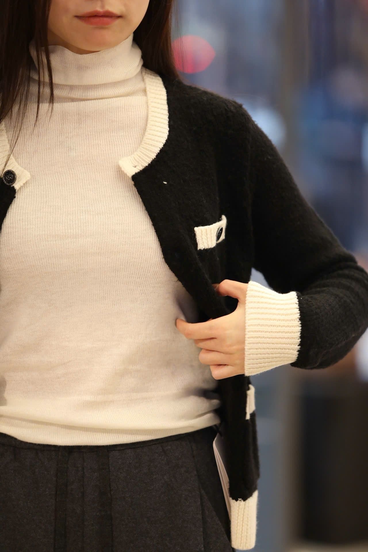  Áo CDG đen, 4 túi viền trắng 