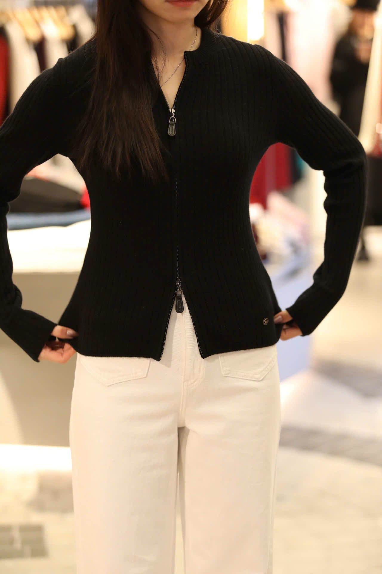  Áo khoác đen khóa Zip 2 chiều 