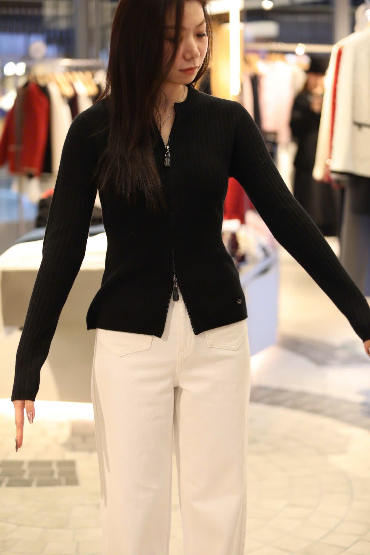  Áo khoác đen khóa Zip 2 chiều 