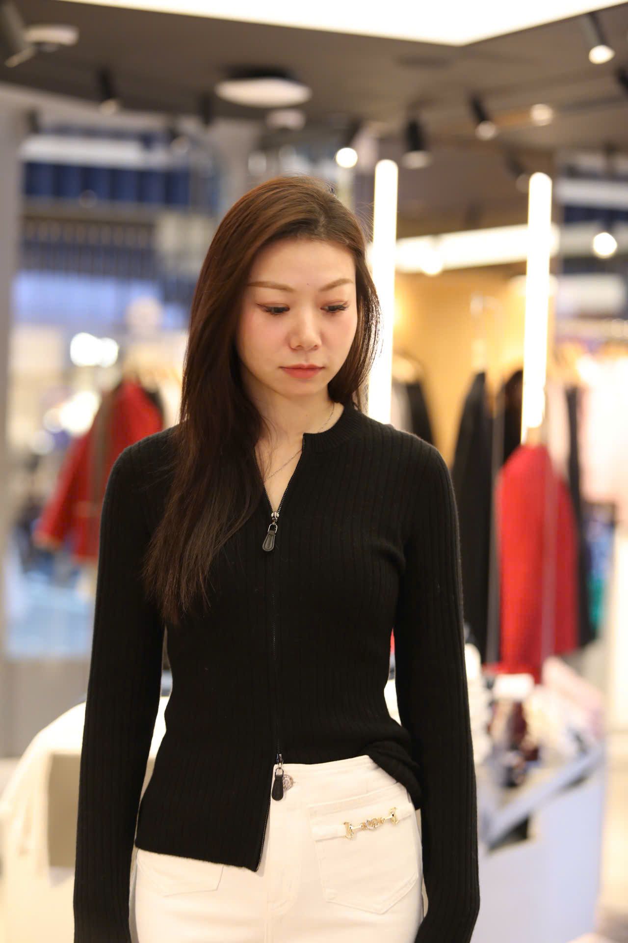  Áo khoác đen khóa Zip 2 chiều 