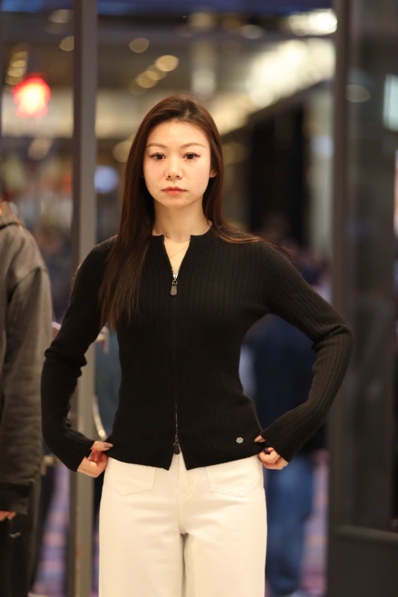  Áo khoác đen khóa Zip 2 chiều 