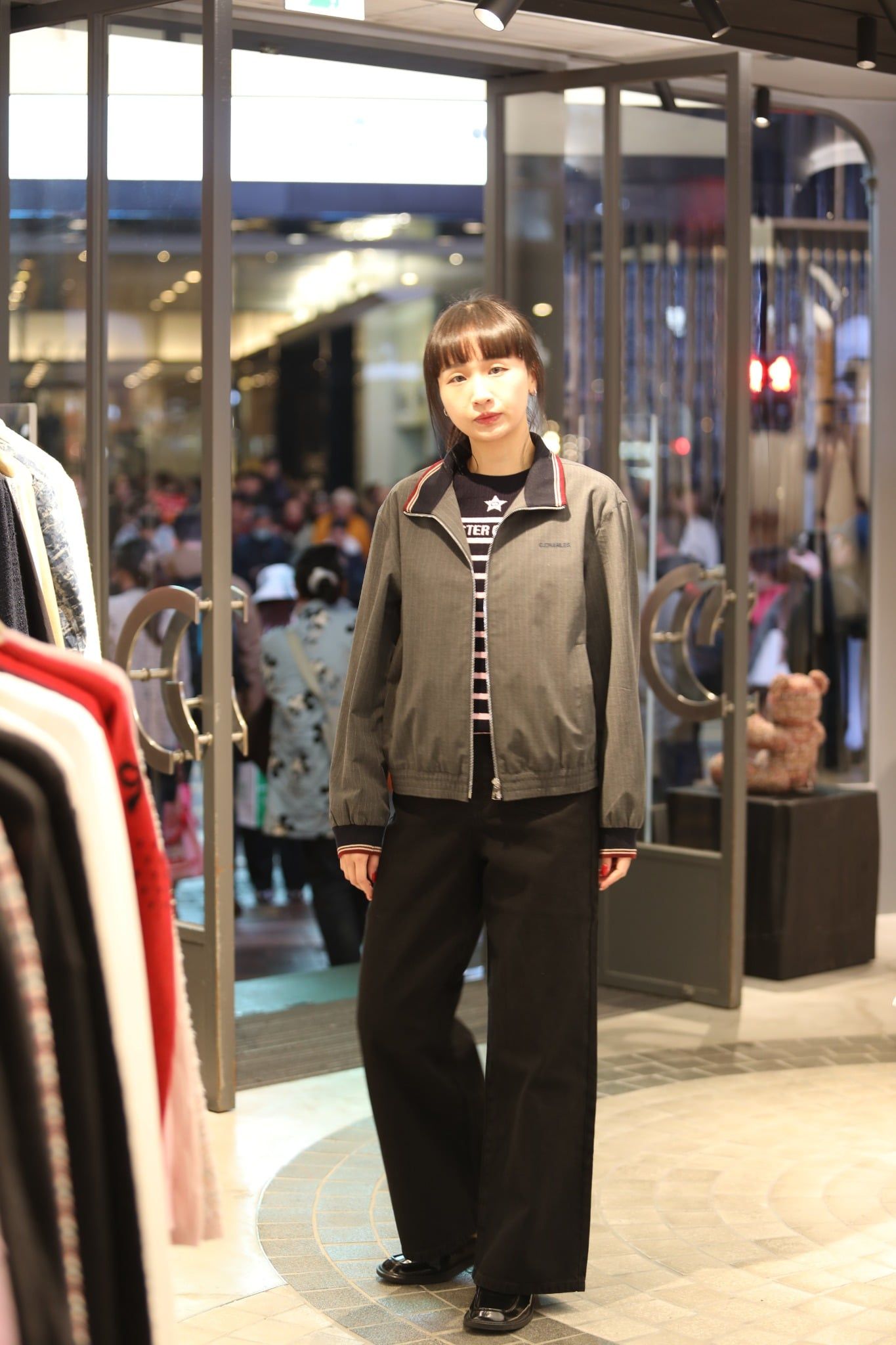  1.Áo khoác xám kéo khóa viền đỏ (SET) 