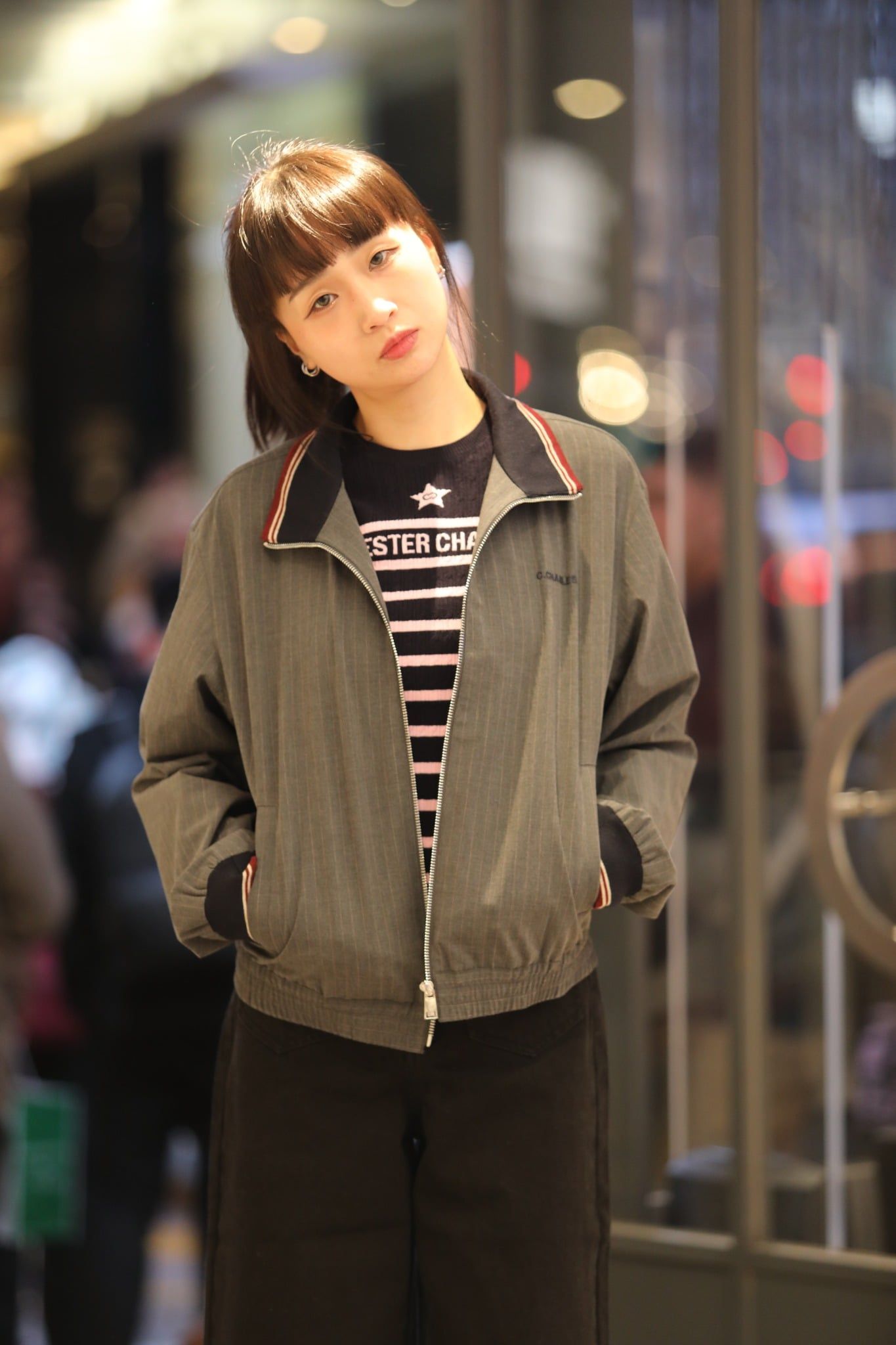  1.Áo khoác xám kéo khóa viền đỏ (SET) 