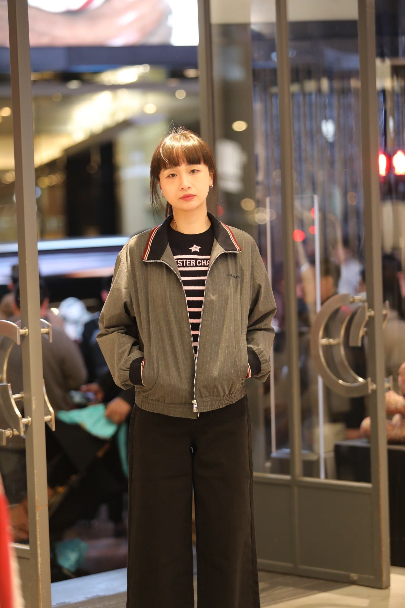  1.Áo khoác xám kéo khóa viền đỏ (SET) 