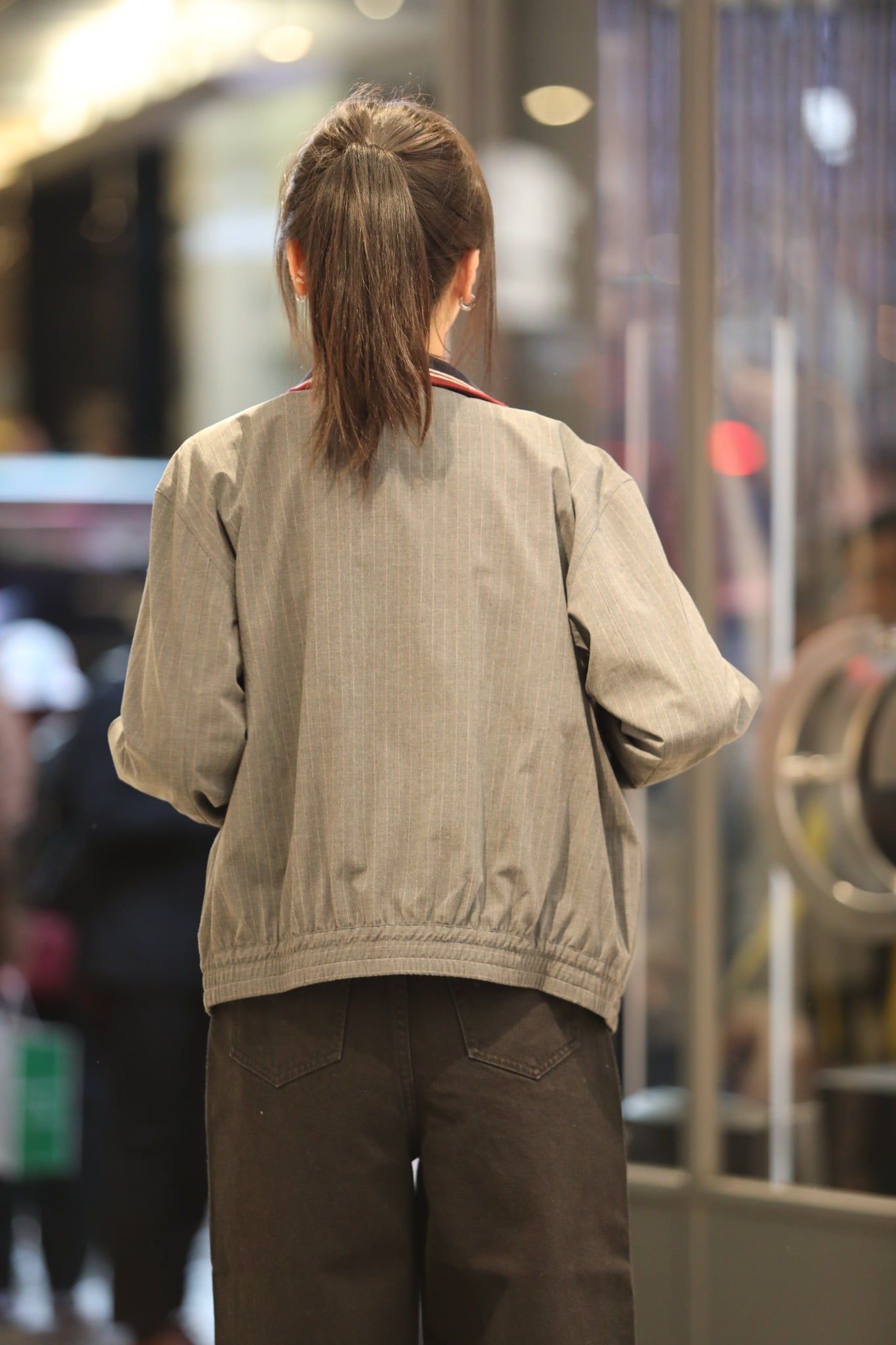  1.Áo khoác xám kéo khóa viền đỏ (SET) 