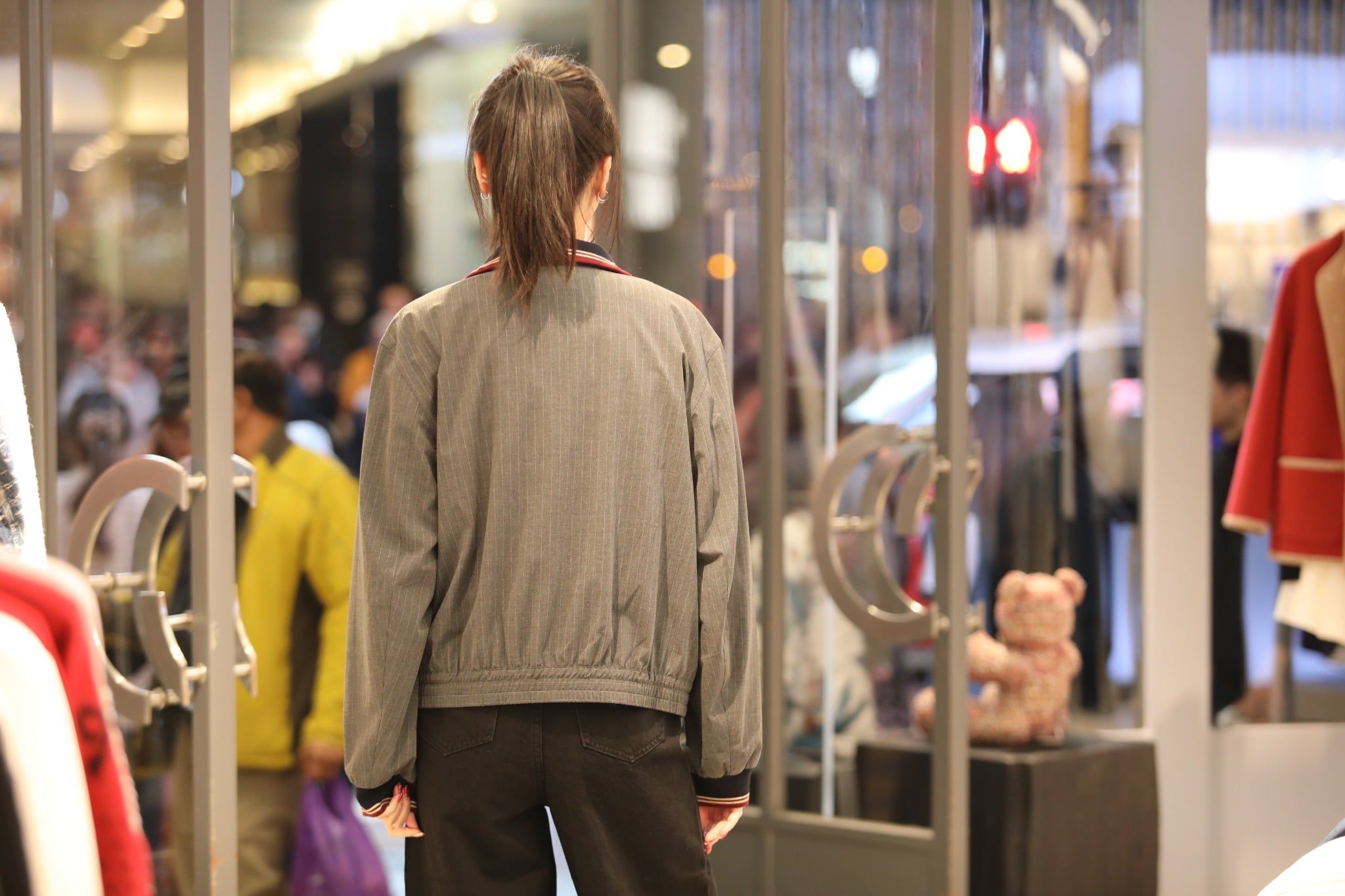  1.Áo khoác xám kéo khóa viền đỏ (SET) 