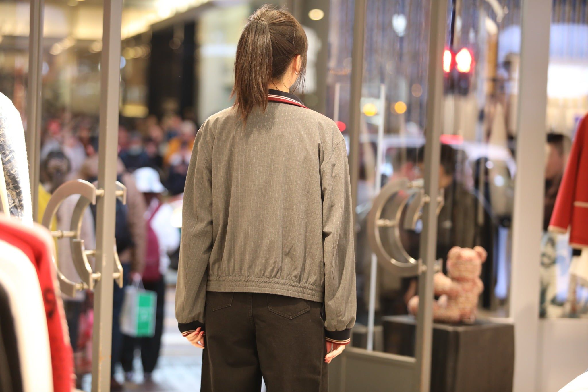  1.Áo khoác xám kéo khóa viền đỏ (SET) 