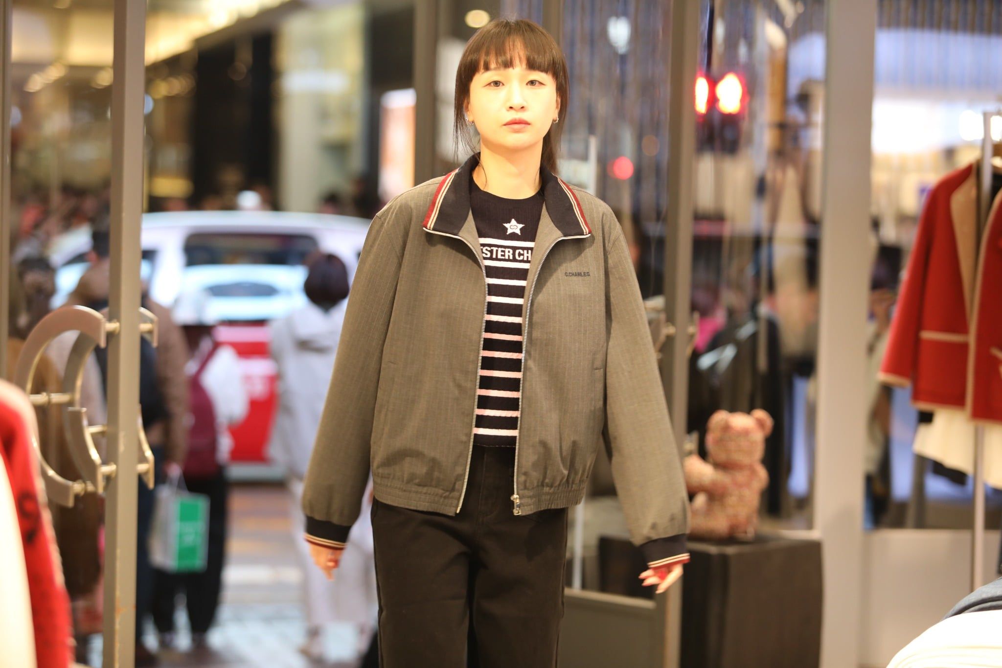  1.Áo khoác xám kéo khóa viền đỏ (SET) 