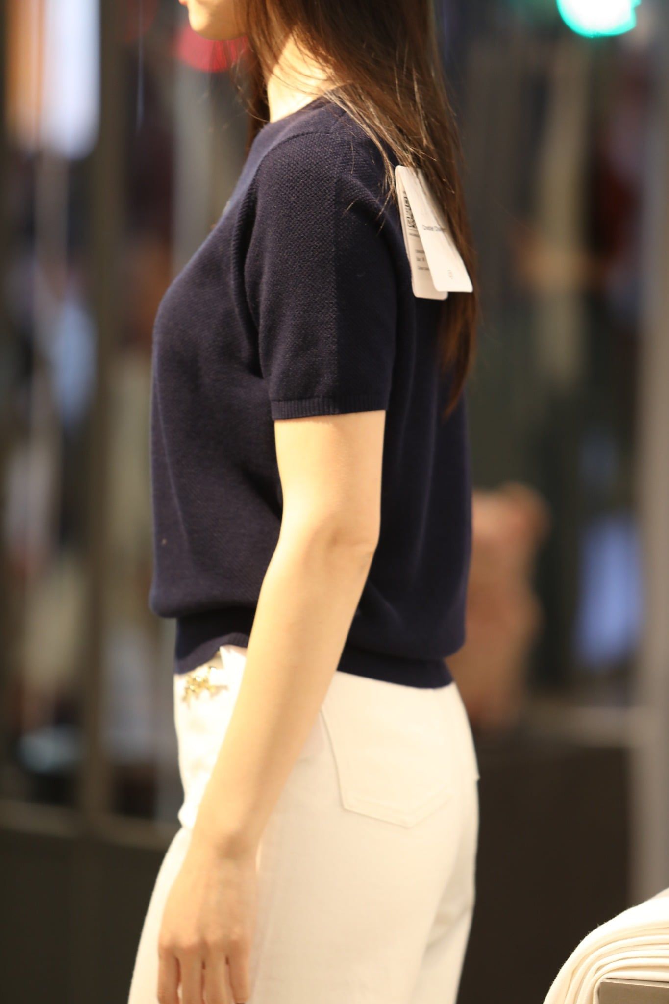  1.Áo navy ngắn tay, ngôi sao lớn đính đá ngực 