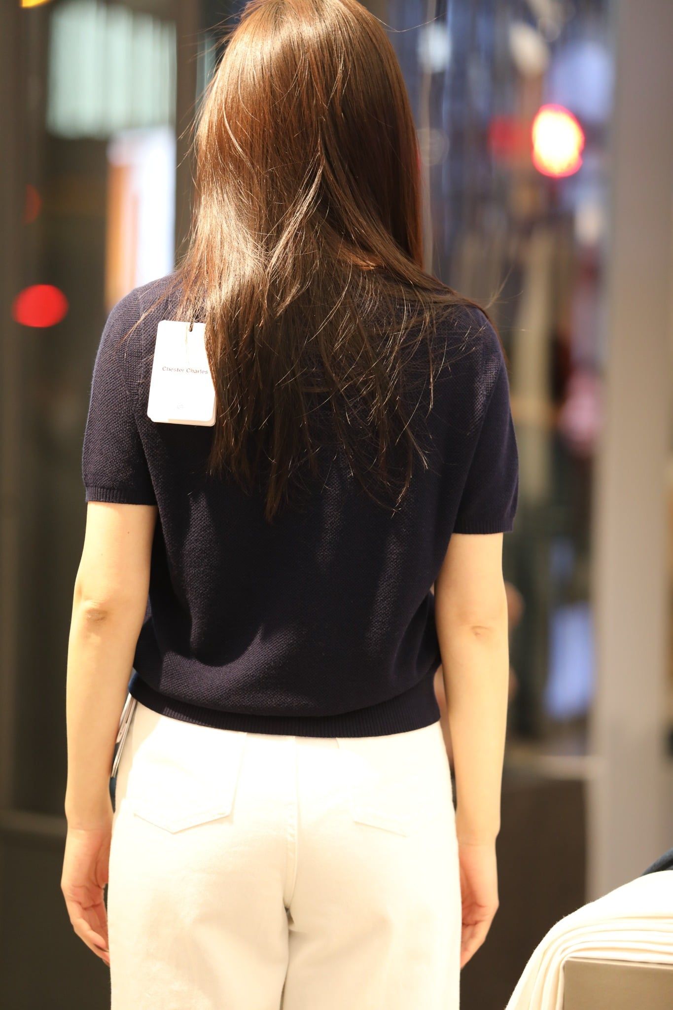  1.Áo navy ngắn tay, ngôi sao lớn đính đá ngực 