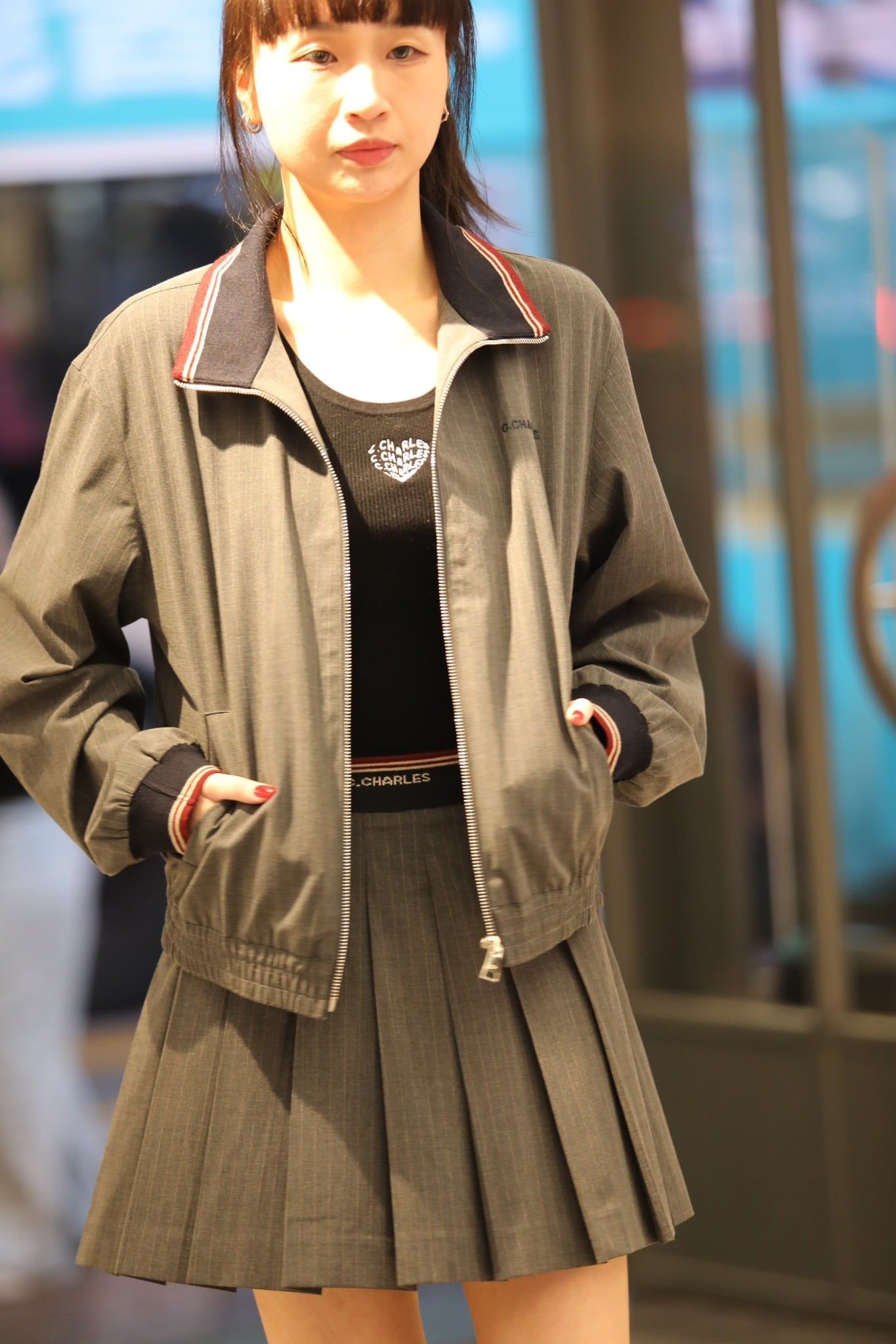  1.Áo khoác xám kéo khóa viền đỏ (SET) 