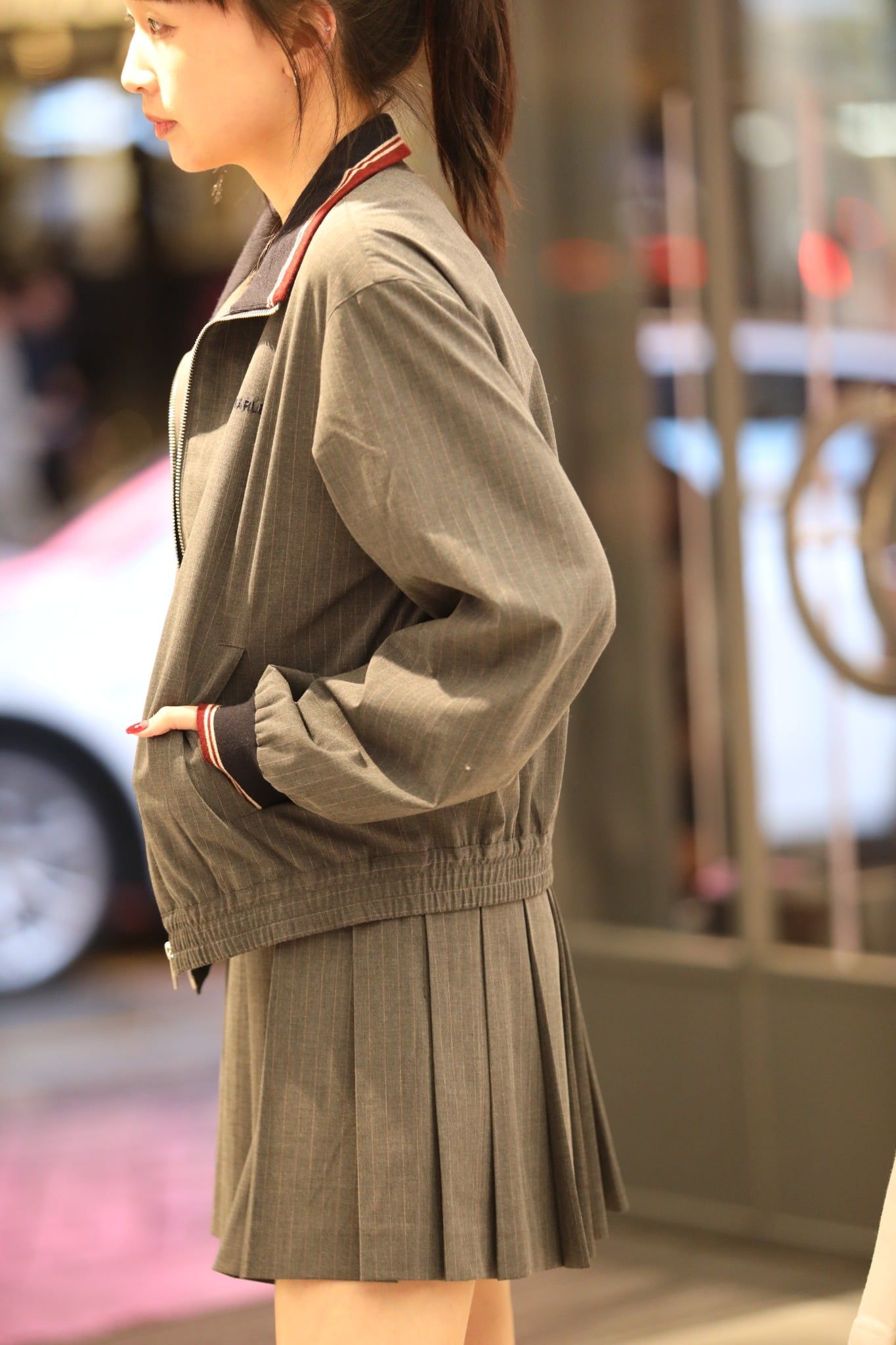  2.Chân váy ngắn xám kẻ chun đen(SET) 