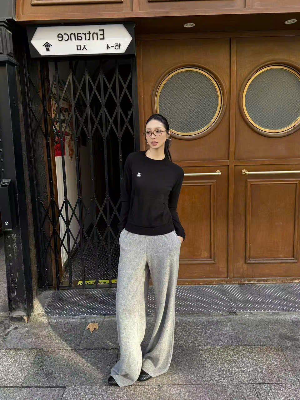  Áo len đen gấu trắng nhỏ 