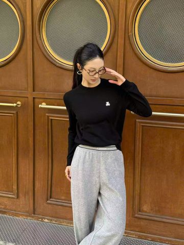  1.Quần dài xám cạp chun chữ xám 