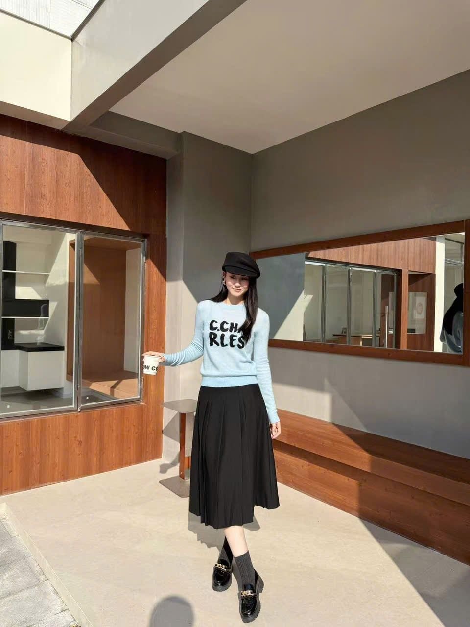  1.Chân váy dài đen eo đính nơ 