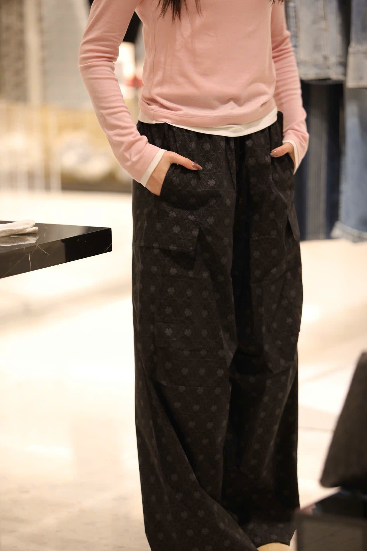  Quần gió xám full logo -dây rút 