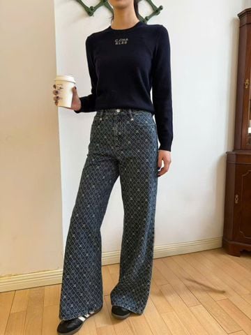  1.Quần jean xanh full logo gấu 