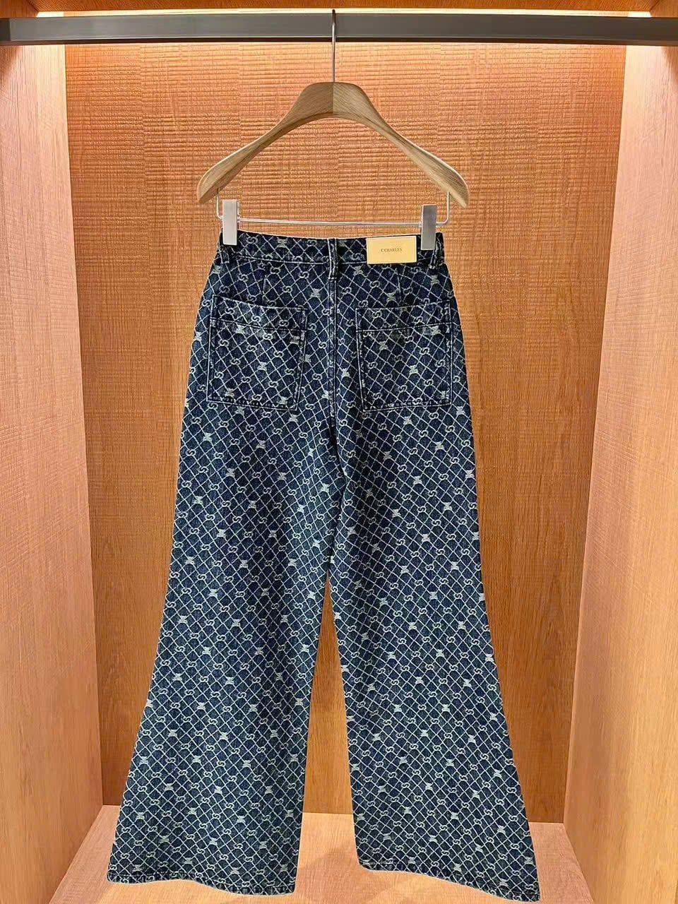  Quần jean xanh full logo gấu 