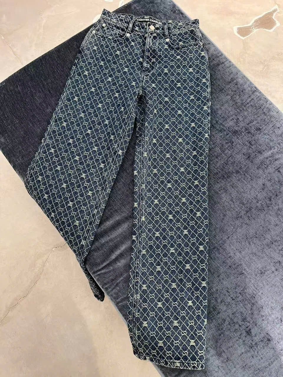  Quần jean xanh full logo gấu 