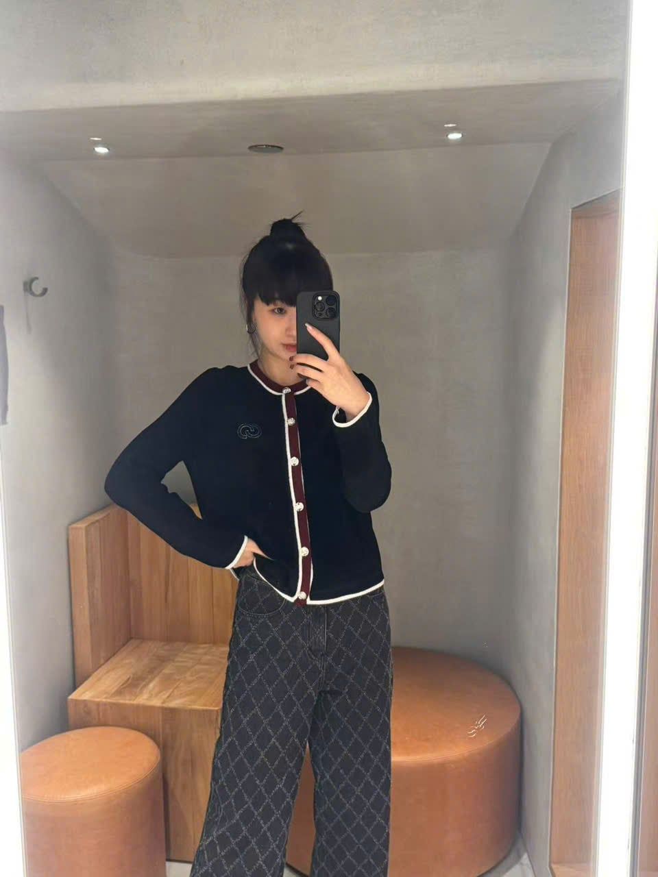  Áo CDG đen viền trắng đỏ 