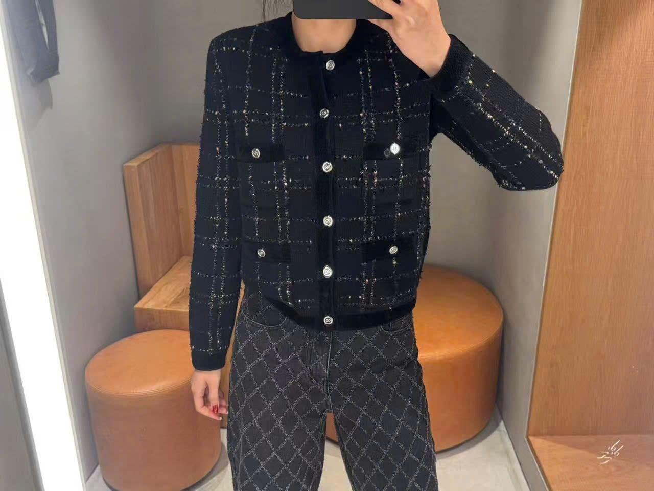  Áo CDG len đen. cúc trắng ô vuông 