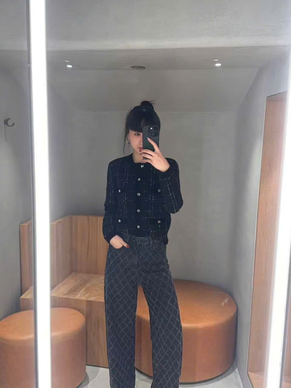  Áo CDG len đen. cúc trắng ô vuông 