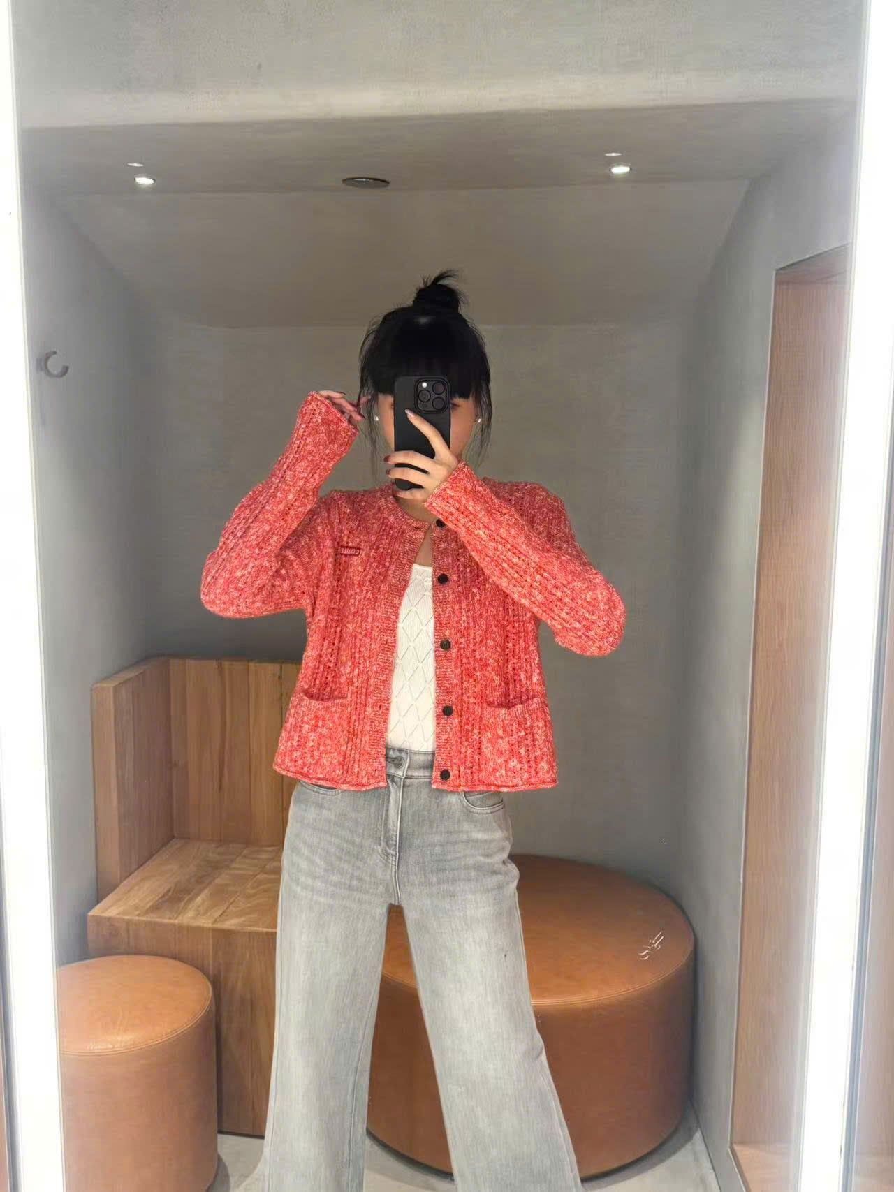  Áo CDG len đỏ cam, cúc đen 