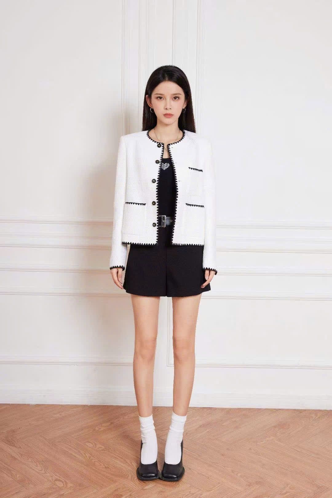  Áo dạ tweed trắng, viền đen 