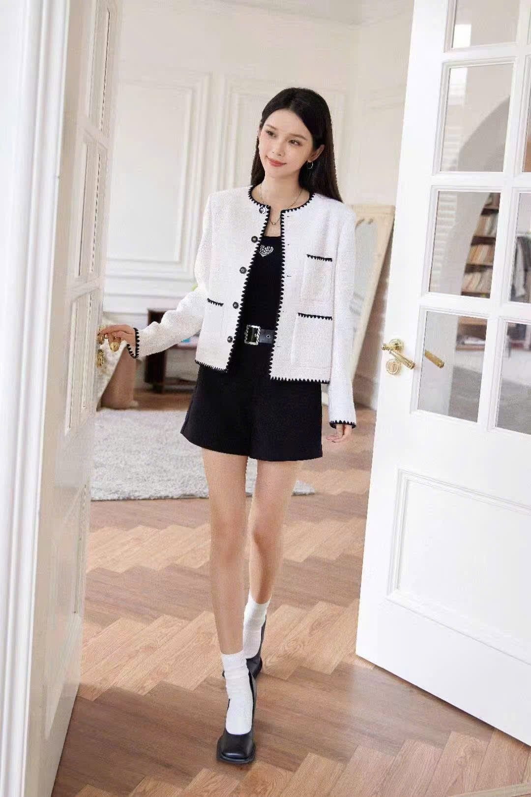  Áo dạ tweed trắng, viền đen 