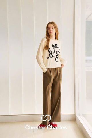  Quần vải nâu kaki, cạp kẻ đen 