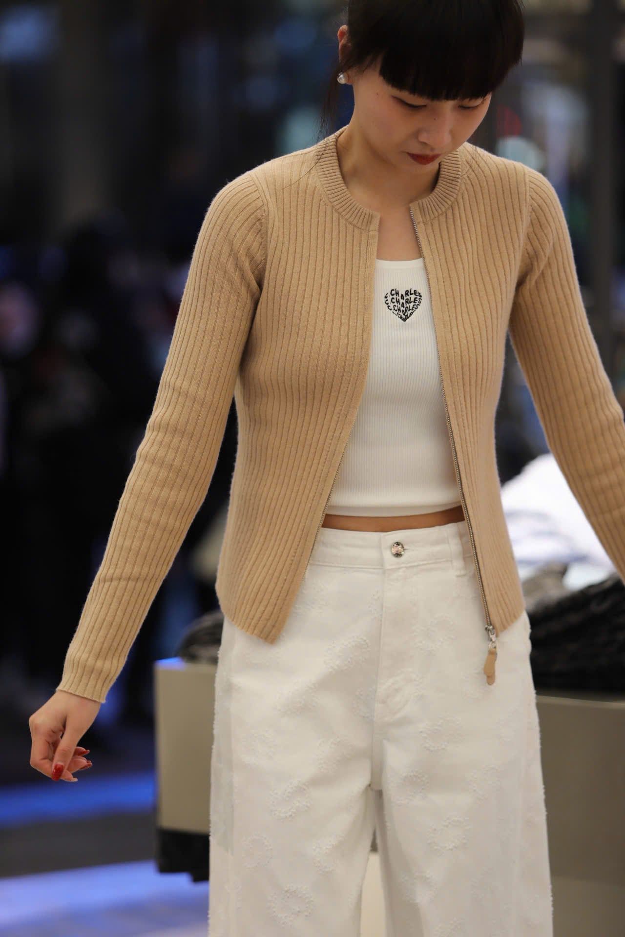  Áo khoác len nâu nhạt khóa Zip 2 chiều 