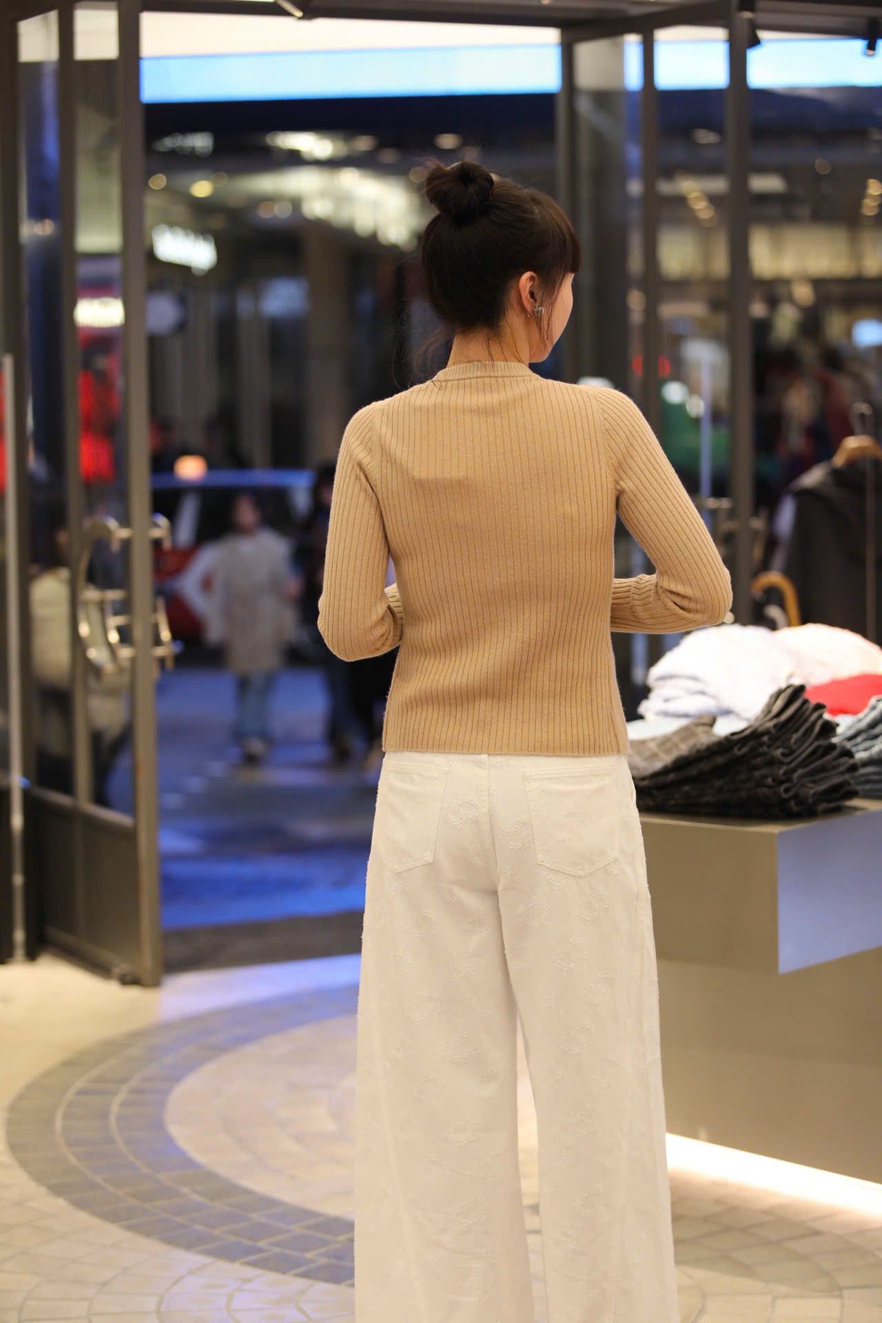  Áo khoác len nâu nhạt khóa Zip 2 chiều 