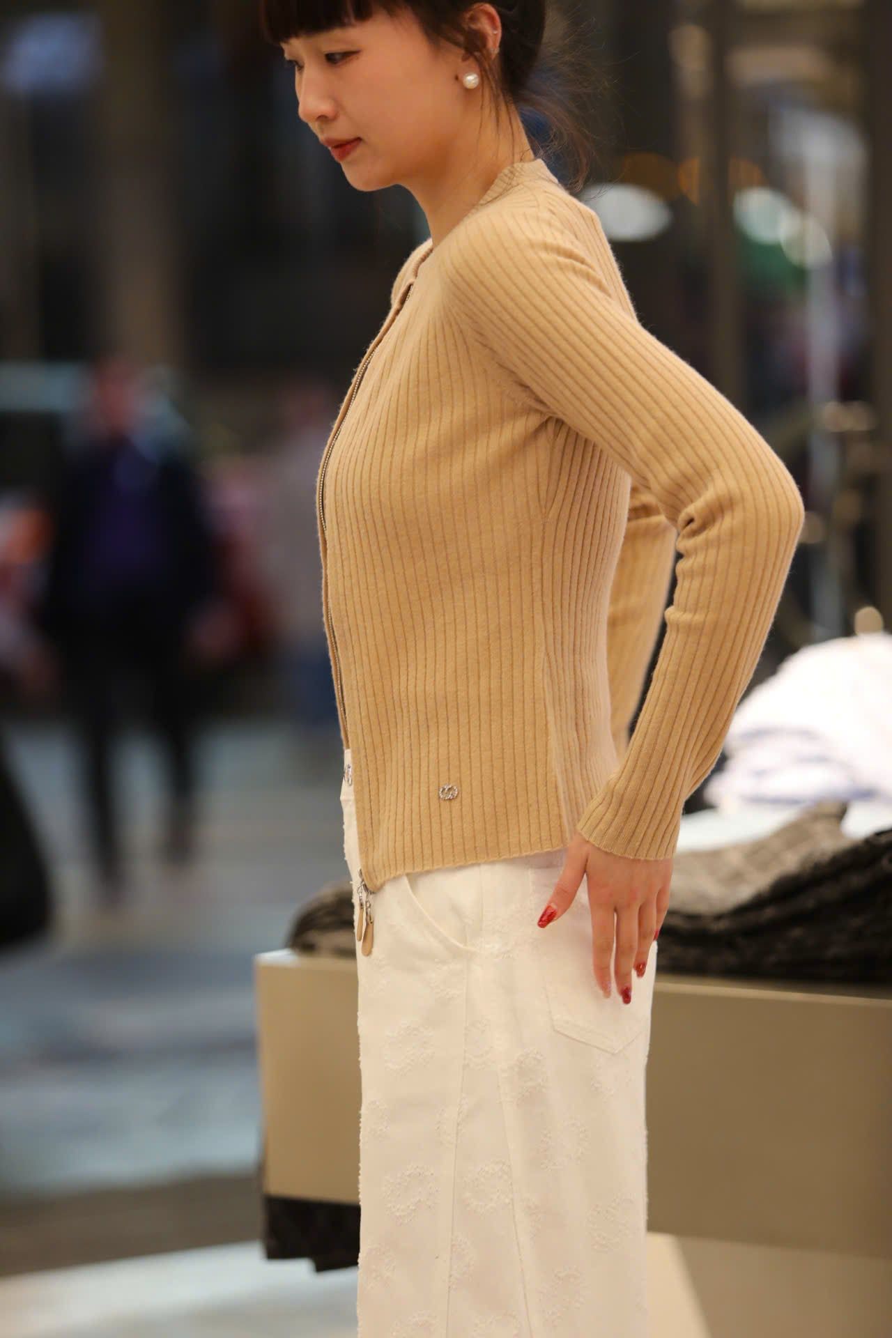  Áo khoác len nâu nhạt khóa Zip 2 chiều 