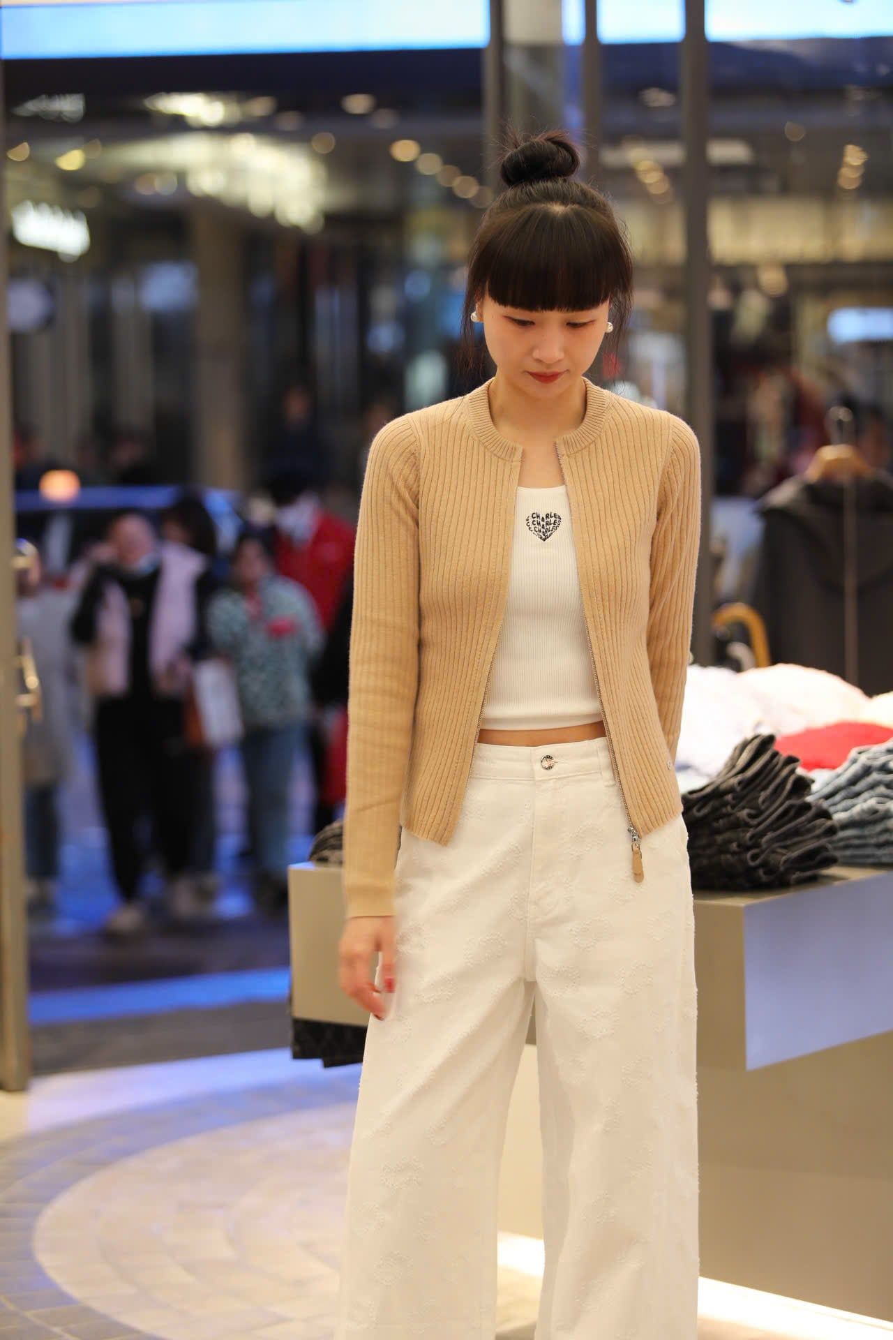  Áo khoác len nâu nhạt khóa Zip 2 chiều 