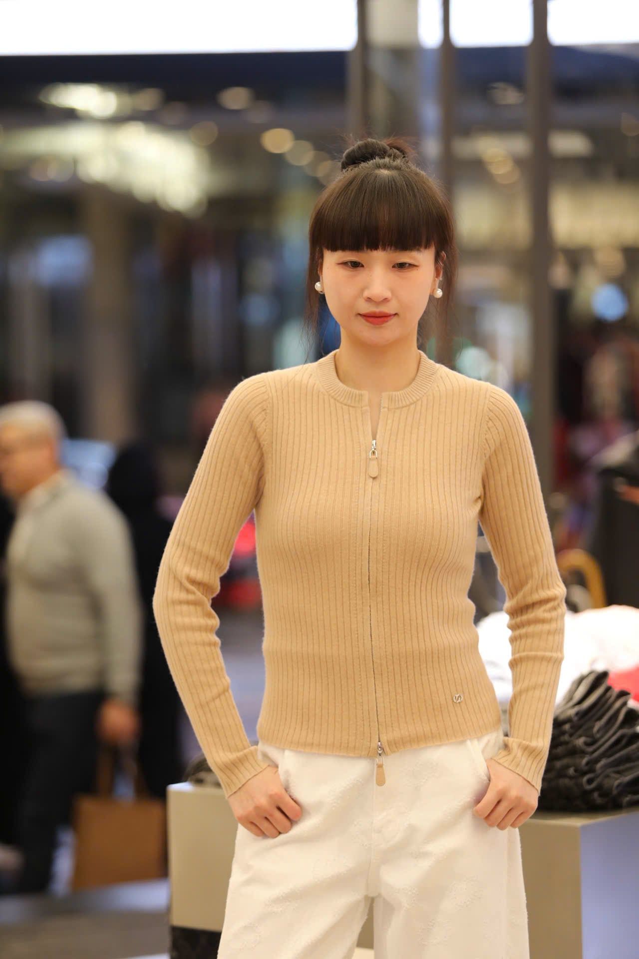  Áo khoác len nâu nhạt khóa Zip 2 chiều 